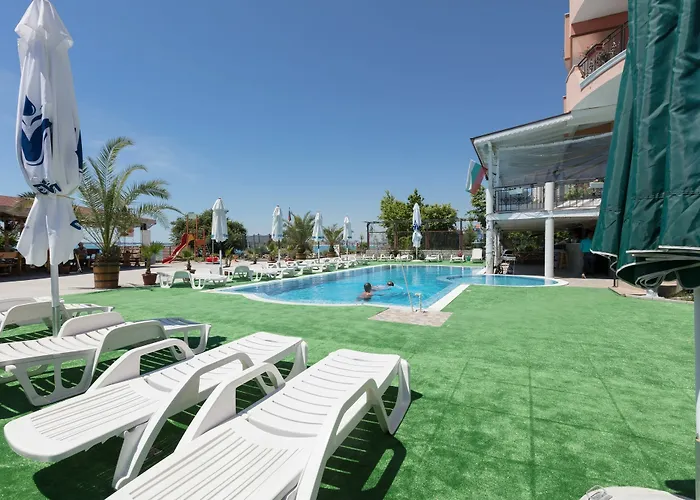 Fantasy Хотел 3*